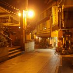 艶っぽい雰囲気の夜の渋温泉街
