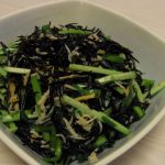 にらの磯の香和え・栃尾の油揚げ桜えび味噌焼き・春キャベツとしらすの塩麹甘酢漬け