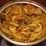 聖護院大根と葉玉ねぎの味噌煮込みうどん
