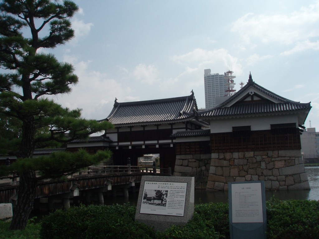 広島城の門