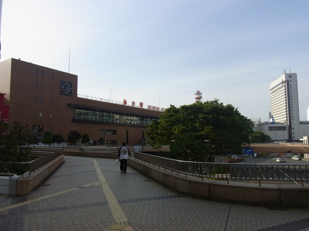 朝の仙台駅