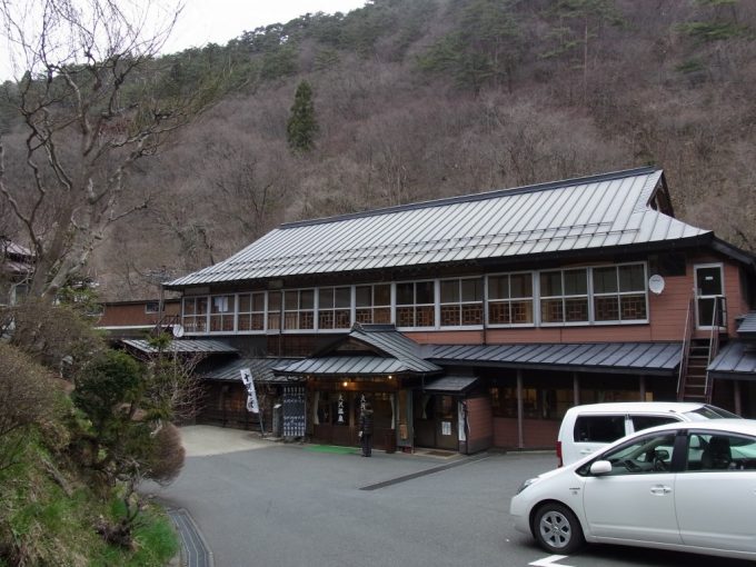 大沢温泉自炊部玄関江戸時代の建物