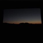 サンライズ出雲車窓を彩る夜明けのグラデーション