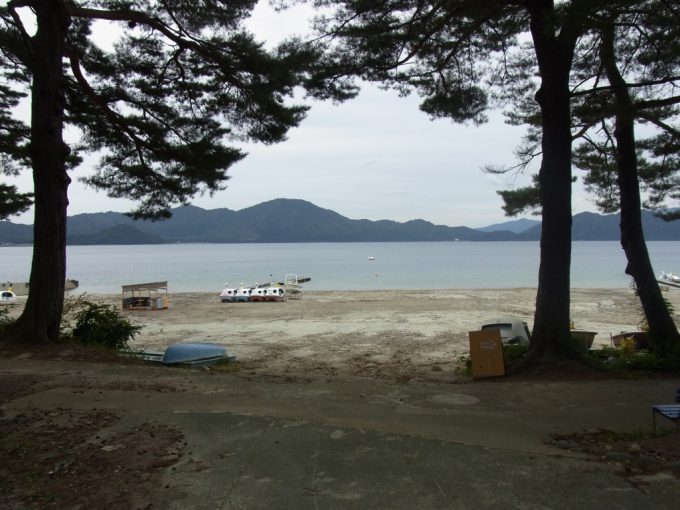 田沢湖松原と砂浜