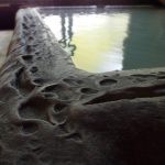 白骨温泉かつらの湯丸永旅館白船白骨の由来を体現する析出物に覆われた浴槽