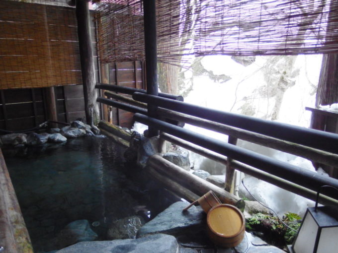 栃尾又温泉自在館貸切露天風呂うけづの湯