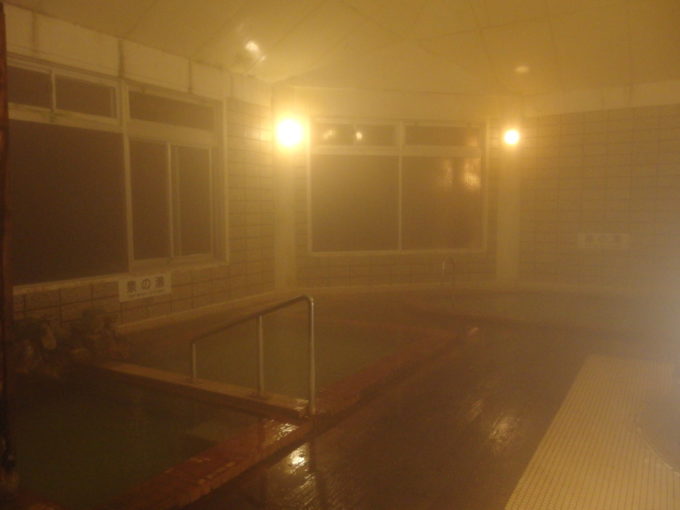 カルルス温泉鈴木旅館夜の大浴場