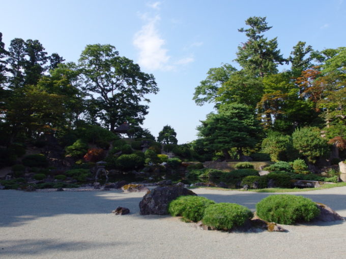 津軽尾上盛美園明治時代築の庭園
