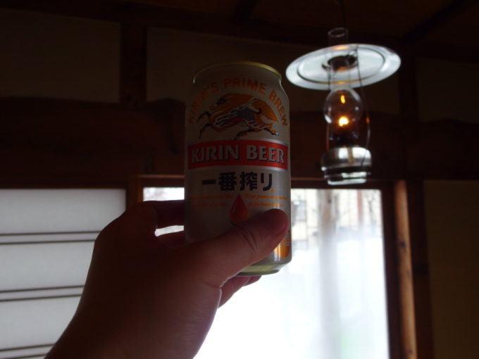 冬のランプの宿青荷温泉灯るランプを愛でつつ湯上りの冷たいビールを