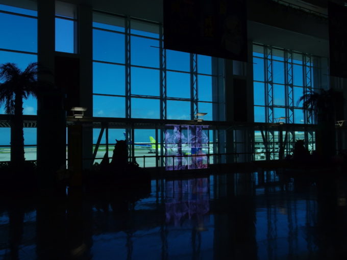 6月下旬梅雨明けの青さに溢れる那覇空港