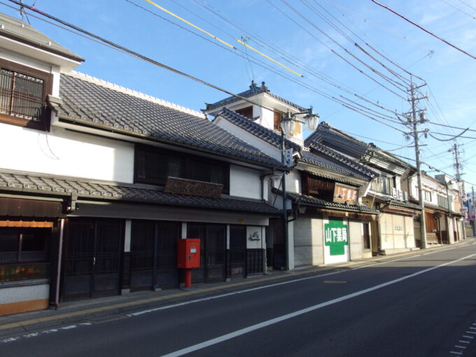 11月中旬須坂街に多く残る蔵