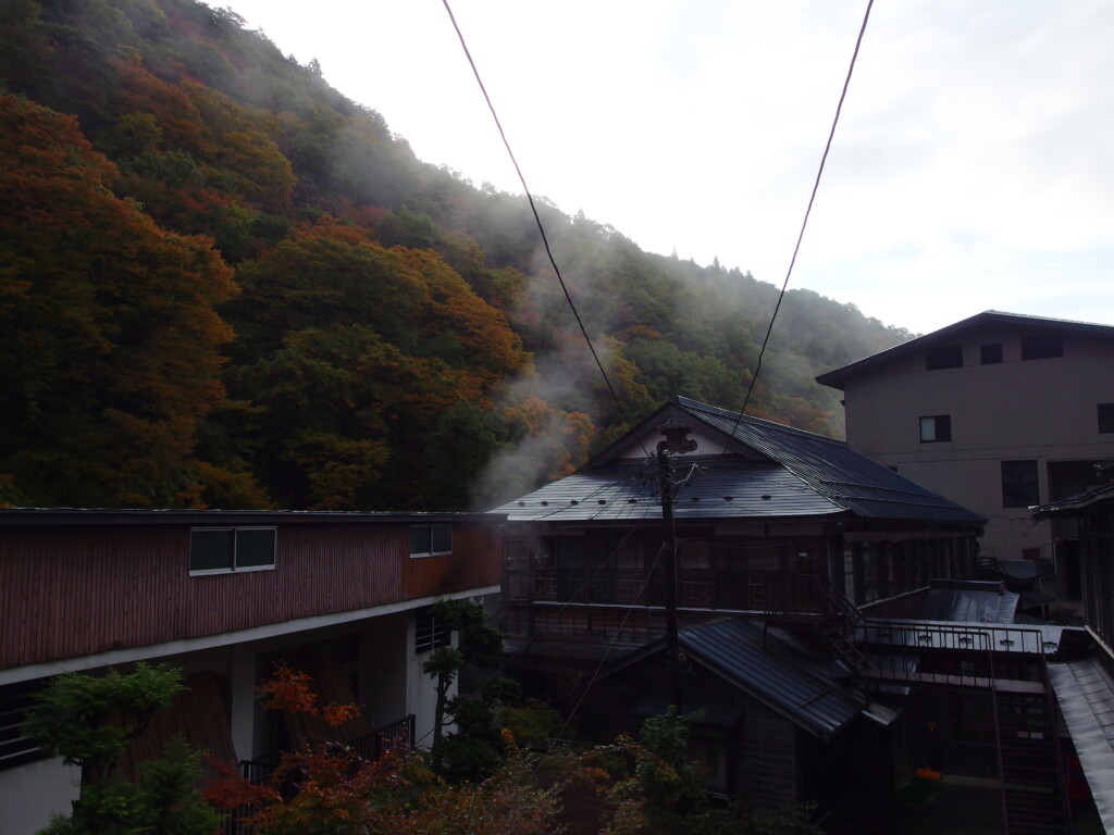 10月下旬秋の大沢温泉湯治屋で迎える最後の朝