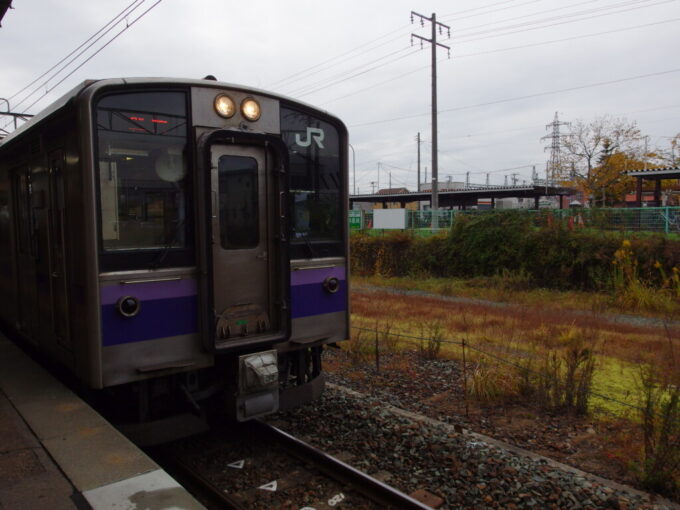 10月下旬秋の岩手花巻駅から東北本線701系で盛岡へ
