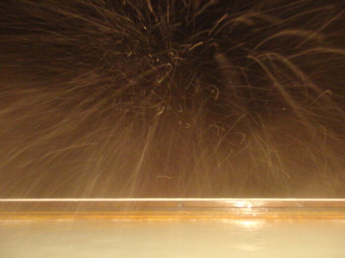 10月下旬藤七温泉彩雲荘頬にあたる雪を感じつつ浸かる雪見風呂