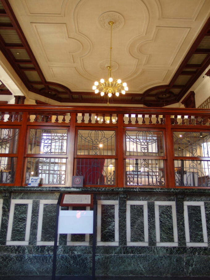 岩手銀行旧本店赤レンガ館2012年まで銀行として営業していた窓口