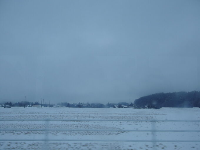 1月中旬冬の諏訪横谷温泉旅館送迎バスから望む雪景色