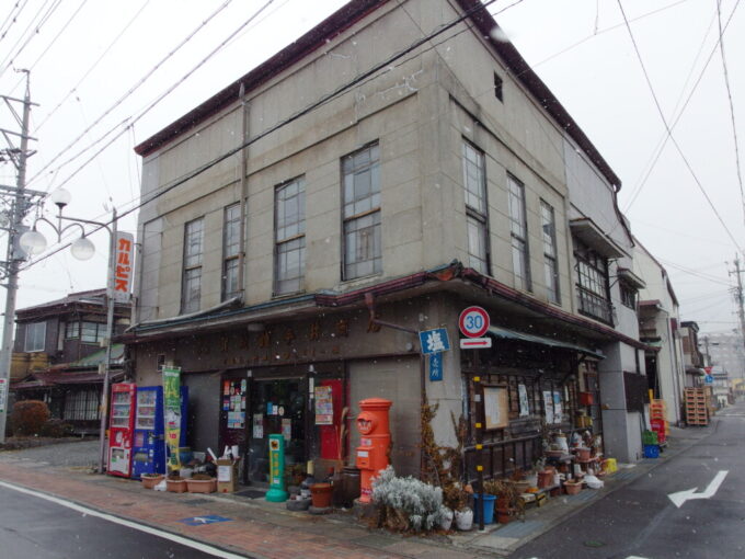 1月中旬冬の上諏訪嘉茂鶴今井商店の渋い佇まい