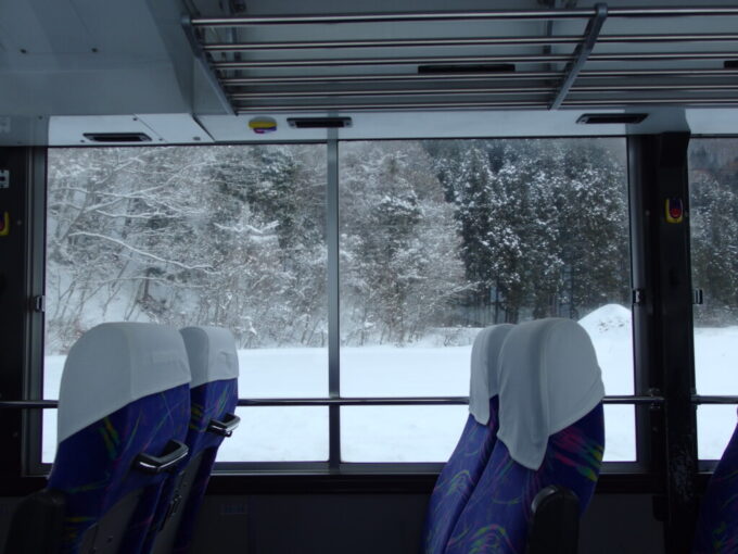 2月中旬冬の猪苗代磐梯東都バス車窓を染める銀世界