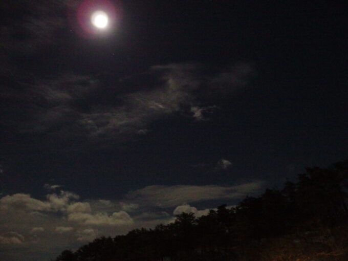 2月中旬冬の高湯温泉旅館玉子湯夜空を照らすスノームーン前夜