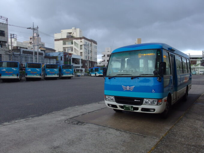 6月中旬梅雨明け直後の石垣島バスターミナル発八重山病院線東バス