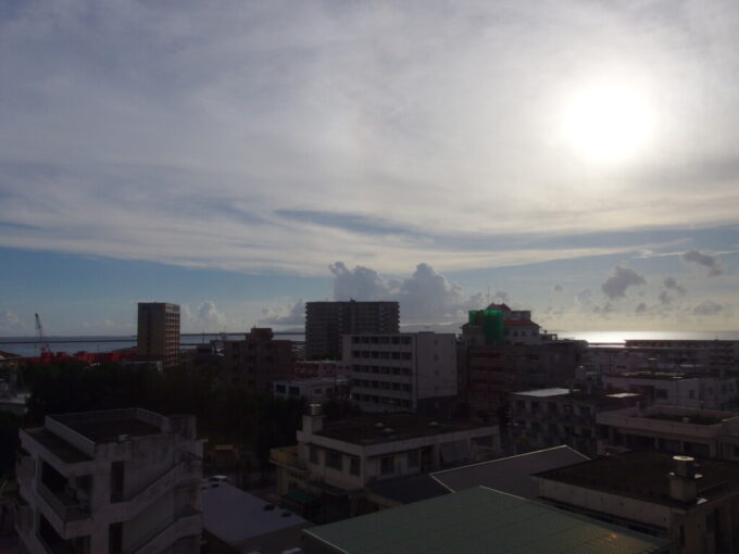 6月中旬梅雨明け直後の石垣島ベッセルホテル石垣島から眺める最後の夕日