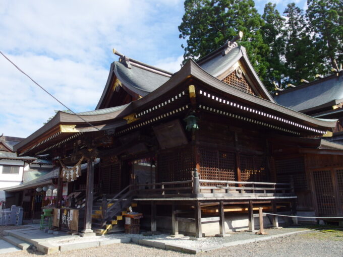 8月上旬夏の盛岡重厚な社殿の櫻山神社