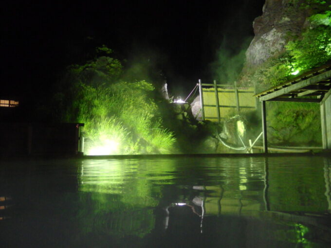 9月上旬晩夏の須川高原温泉夜の幻想的な大露天風呂大日湯