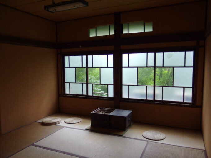 9月上旬晩夏の青根温泉湯元不忘閣湯上りにのんびりできる旧客室