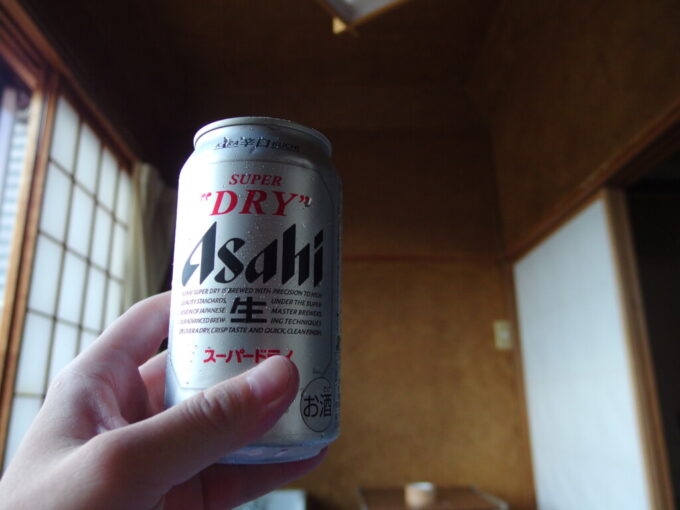 10月上旬初秋の松之山温泉凌雲閣重厚な和室で味わう湯上りのビール