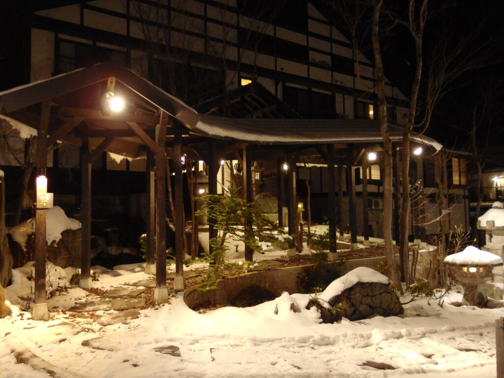 12月下旬師走の湯の小屋温泉龍洞湯浴みを愉しみ夕飯へ