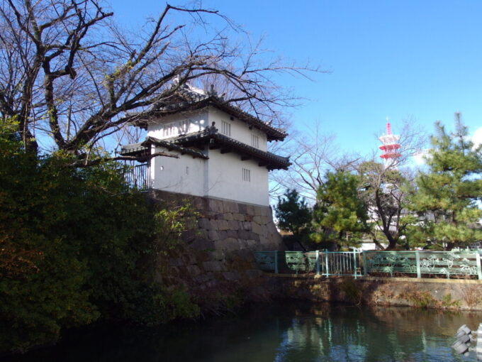 12月下旬師走の高崎移築復元された高崎城乾櫓