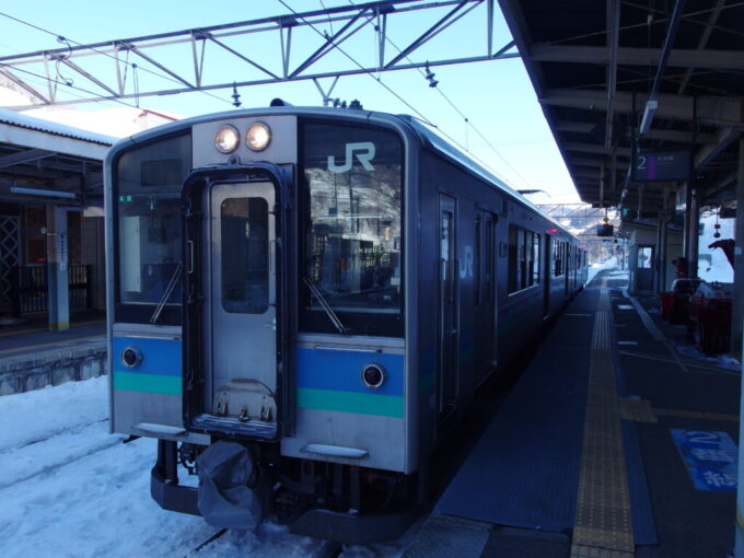 2月上旬大糸線非電化区間を走るキハ120から南小谷でE127系信濃大町行きに乗り換え