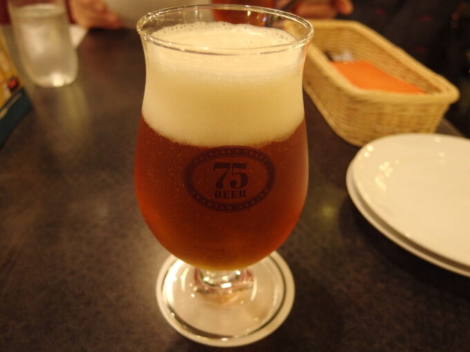 6月下旬梅雨明け直後の那覇空港キリンビア＆スナックで飲むオリオンビール75BEERクラフトラガー