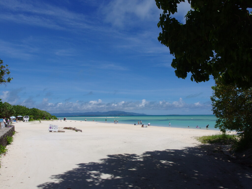 6月下旬梅雨明け直後の竹富島今日も白さとあおさに輝くコンドイビーチ