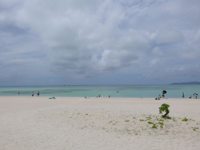 6月下旬梅雨明け直後の竹富島パステル色のコンドイビーチに別れを告げる