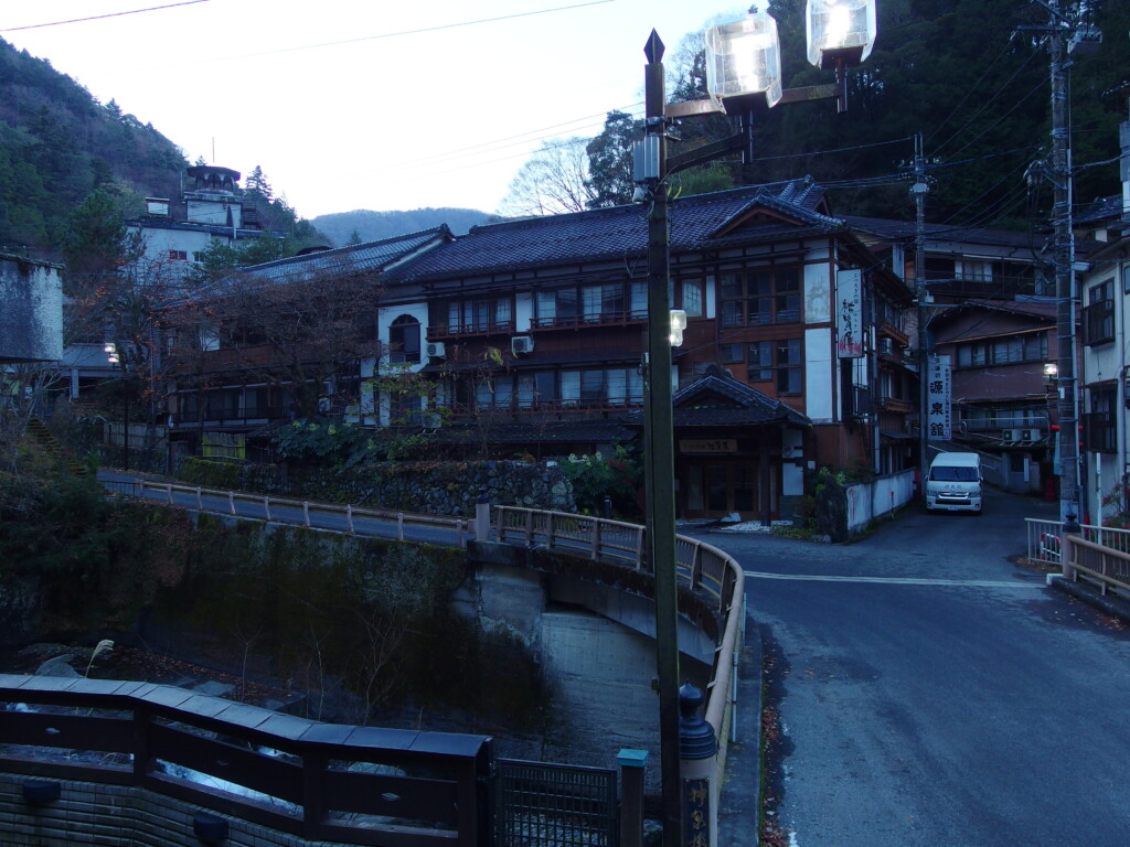 12月中旬初冬の下部温泉元湯橋本屋で迎えるすっきり目覚めた朝