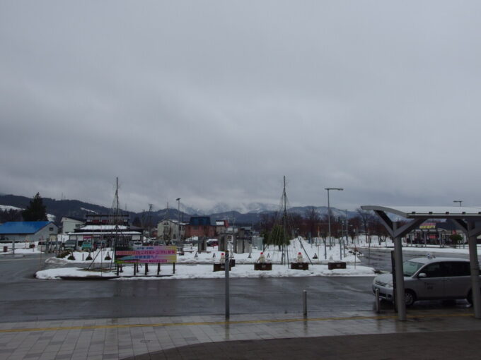 2月中旬田沢湖駅振り返り最後の雪景色を望む