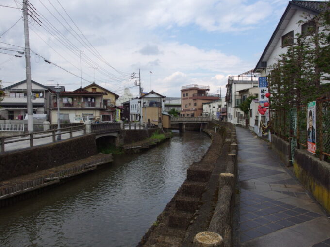 5月下旬蔵の街小江戸栃木巴波川沿いに連なる人の暮らしの息遣いの宿る町並み