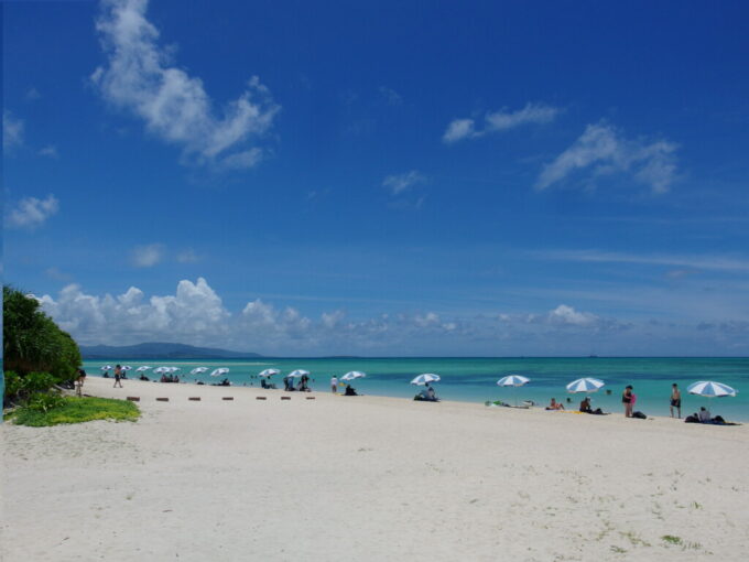 6月下旬夏の竹富島全力のあおさに染まるコンドイビーチに別れを告げる