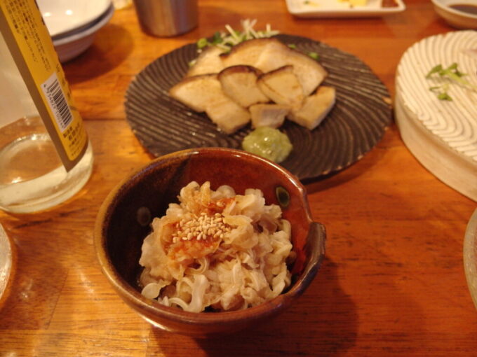 7月上旬夏の石垣島島料理やふぁやふぁスーチカとミミガーピリ辛ポン酢