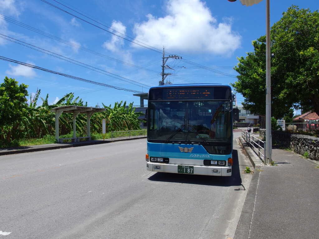 7月上旬夏の石垣島最後の最後まで夏色を愉しみ、白保のバス停から東運輸で南ぬ島石垣空港へ