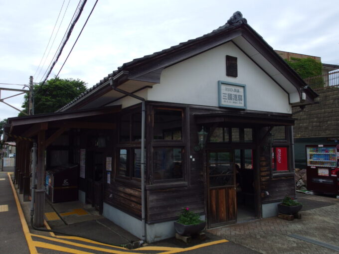 7月中旬初めてのえちぜん鉄道大正浪漫を感じさせる築101年の三国港駅舎