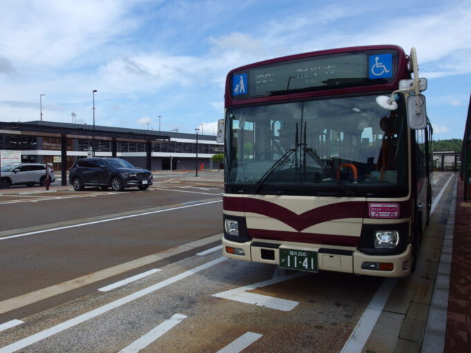 7月中旬芦原温泉駅から京福バス芦原丸岡永平寺線に乗車