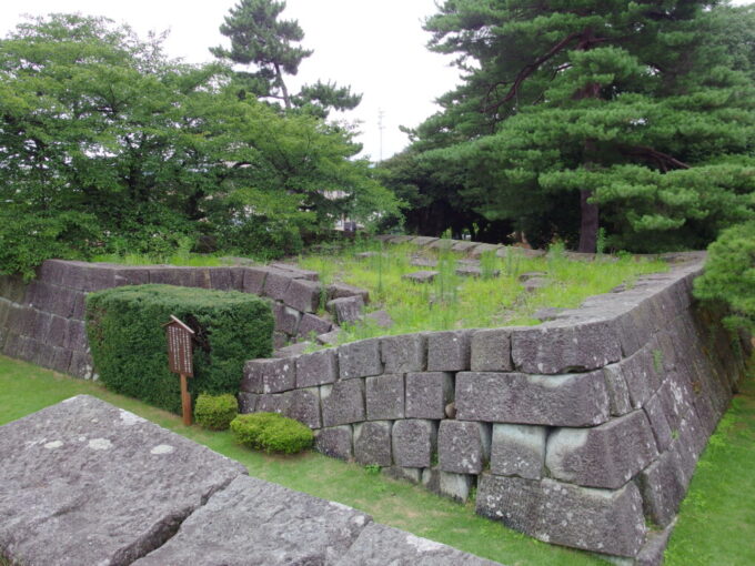 7月中旬の福井昭和23年の福井地震で崩壊した福井城址控天守台跡