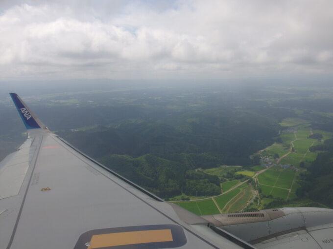 7月最終日ANA大館能代空港行きA320は効果を始め緑豊かな東北の地へ