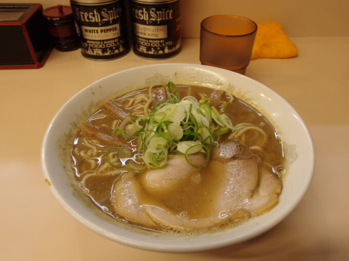 8月上旬津軽濃厚煮干しラーメンの元祖といわれるたかはし中華そば店の中華そば