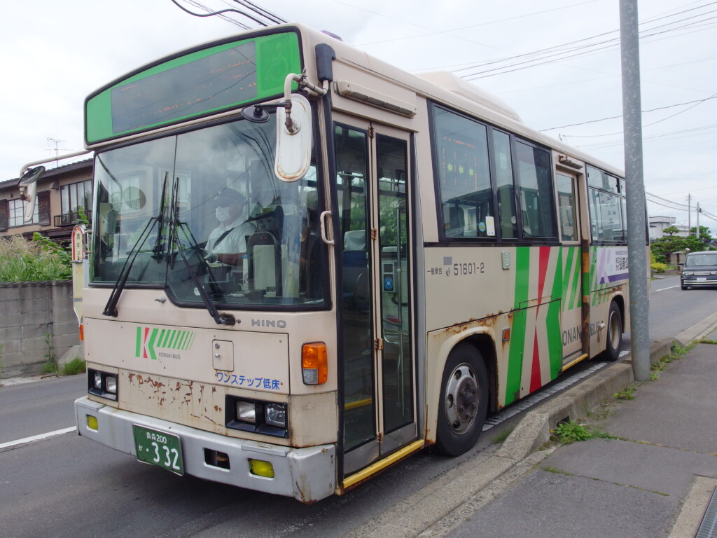 8月上旬撫牛子バス停から弘南バスに乗車し和徳十文字へ