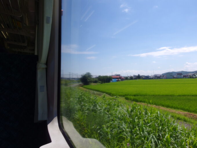 8月上旬夏の花輪線キハ110盛岡行き3時間にわたる奥羽山脈越えを終え花輪線はまもなく旧東北本線IGRいわて銀河鉄道に合流