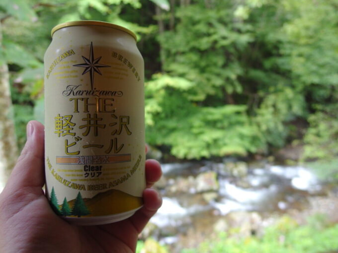 10月上旬木曽三岳の一軒宿釜沼温泉大喜泉湯上りに昼食代わりのいけない昼ビールTHE軽井沢ビールクリア