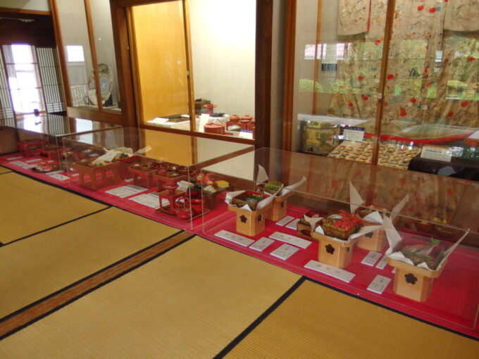 10月上旬旧中山道福島宿山村代官屋敷に展示された饗応料理